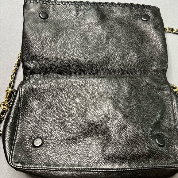 Tory Burch Marion Fold-Over Leather Crossbody – Black & Gold - Picture 4 of 10